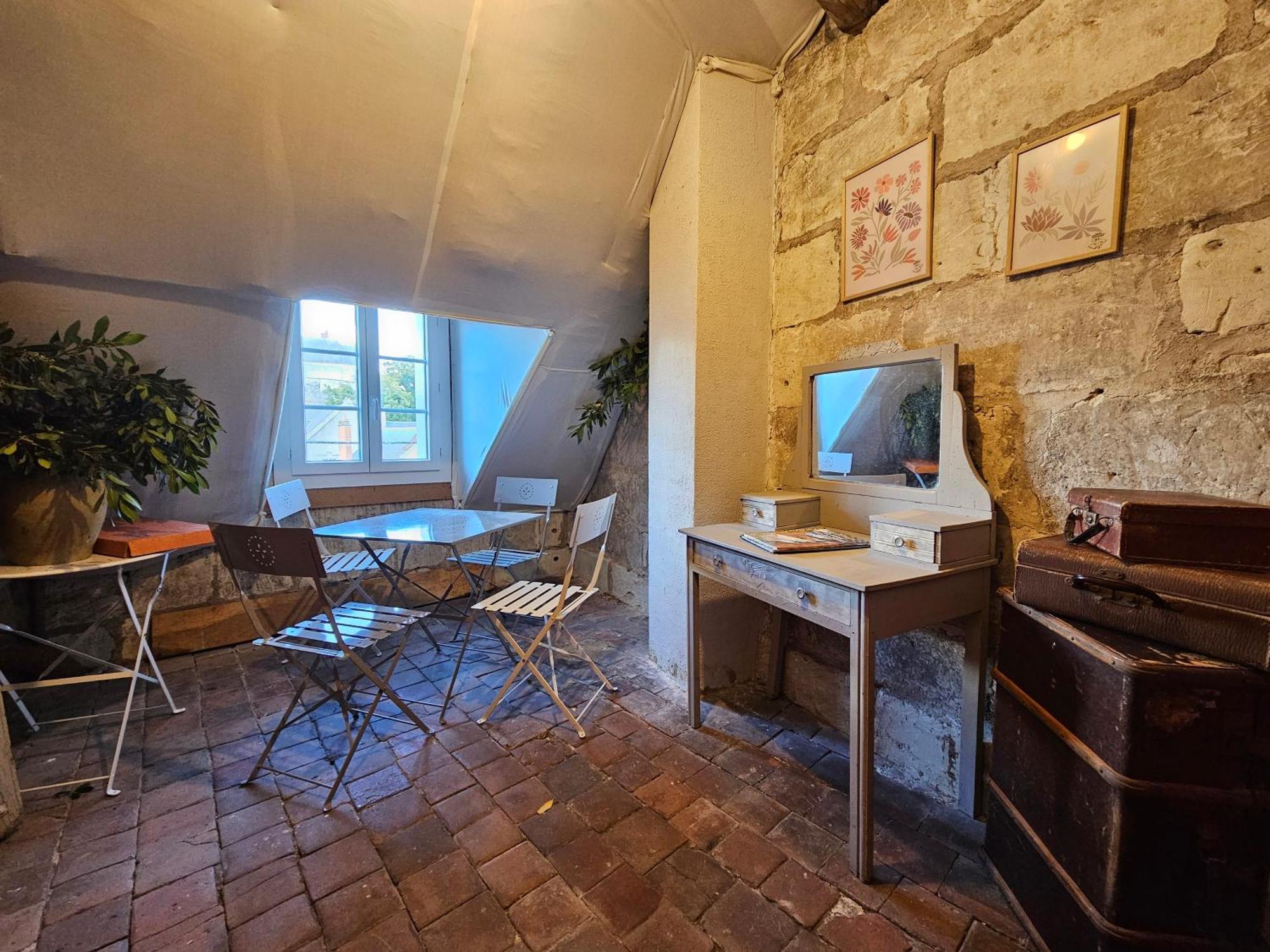 Regard Sur Le Chateau Saint-Aignan  Exterior foto